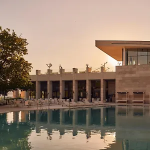 Wyndham Grand Hotel